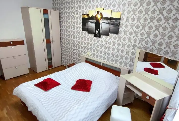 Минск, улица Толбухина, 8, 2 комн.